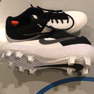 Nike Cleats Black & White Mens
